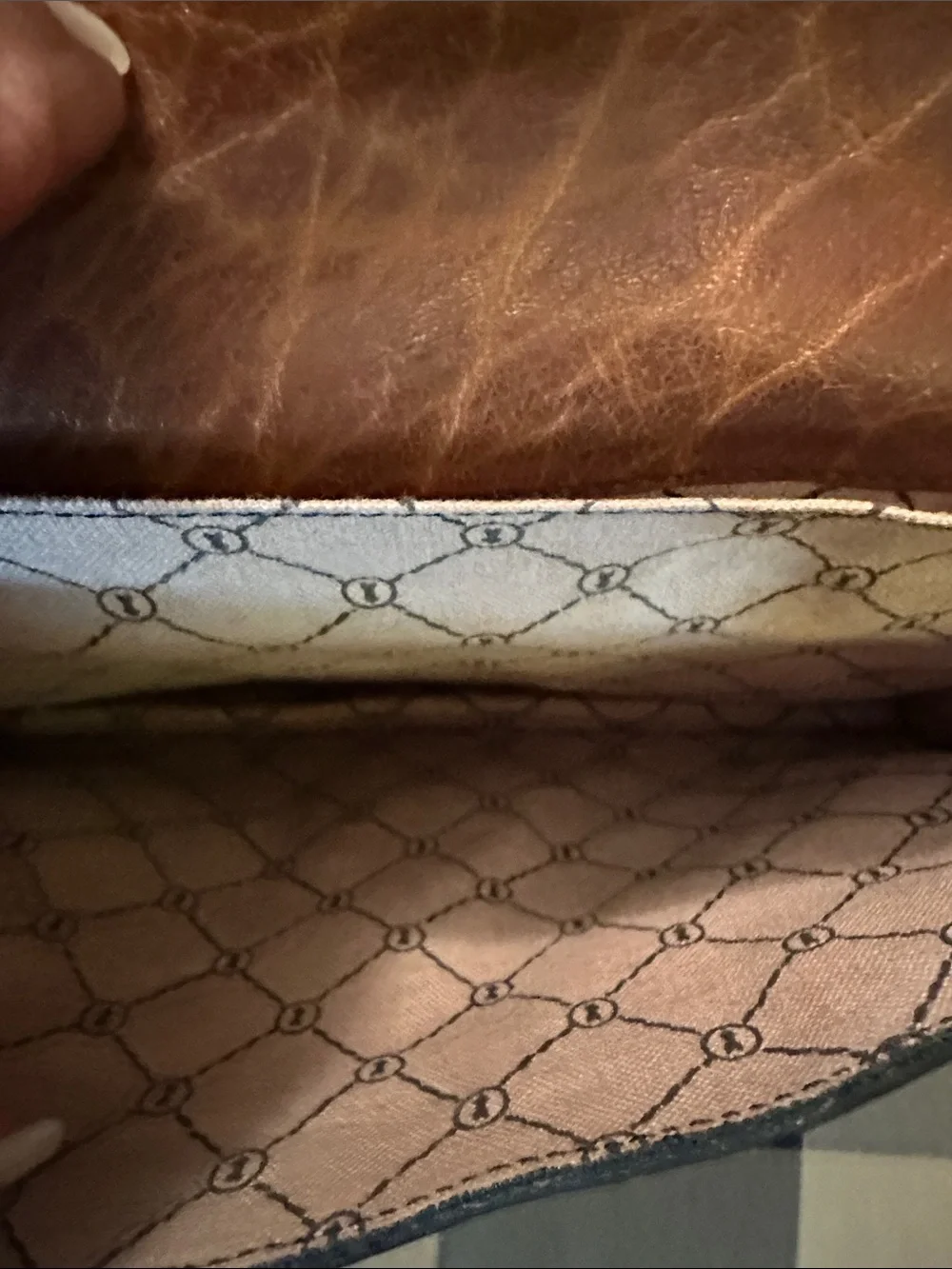 Caracciola by Gold Pfiel Leather Envelope Clutch - Tan